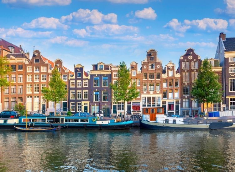 Làm visa Hà Lan tốn bao nhiêu tiền