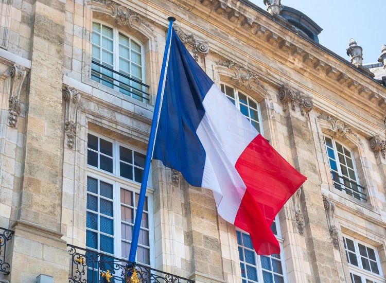 Lưu ý khi xin visa du lịch Pháp cho người mới